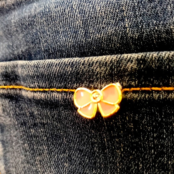 9 pairs of decorative pins bundle - Picture 5 of 13